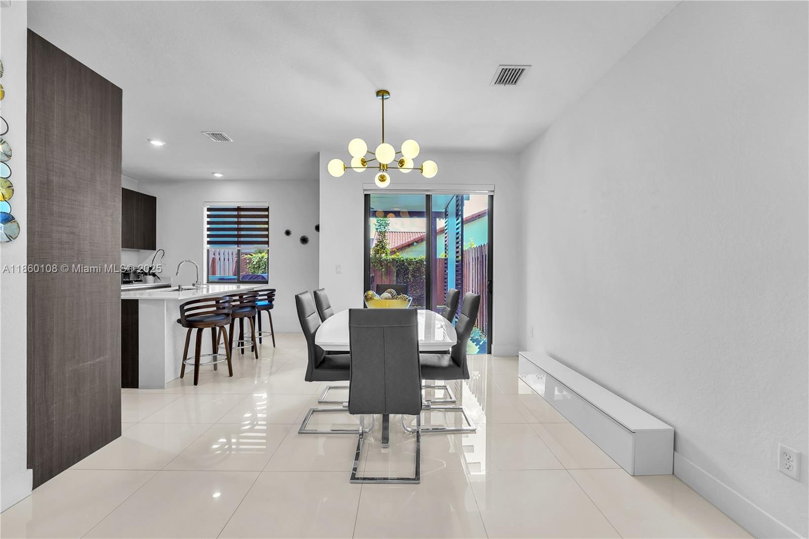 487 SW 91st Ave, Miami
