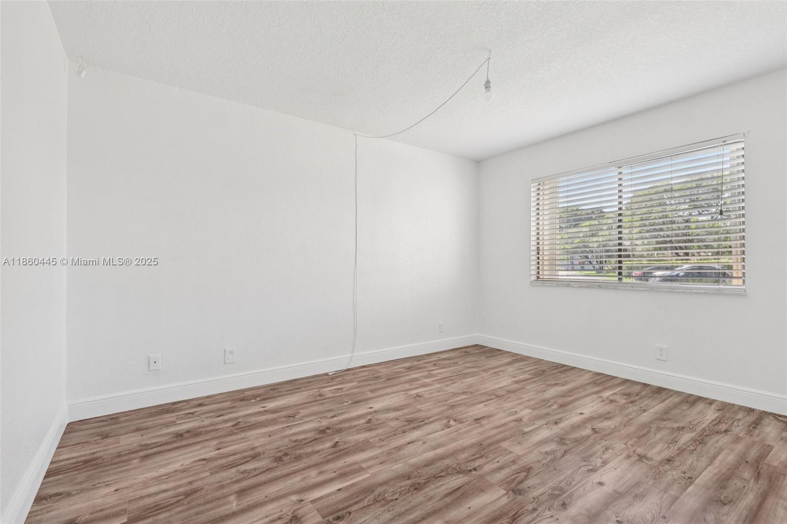 195 Lakeview Dr # 105