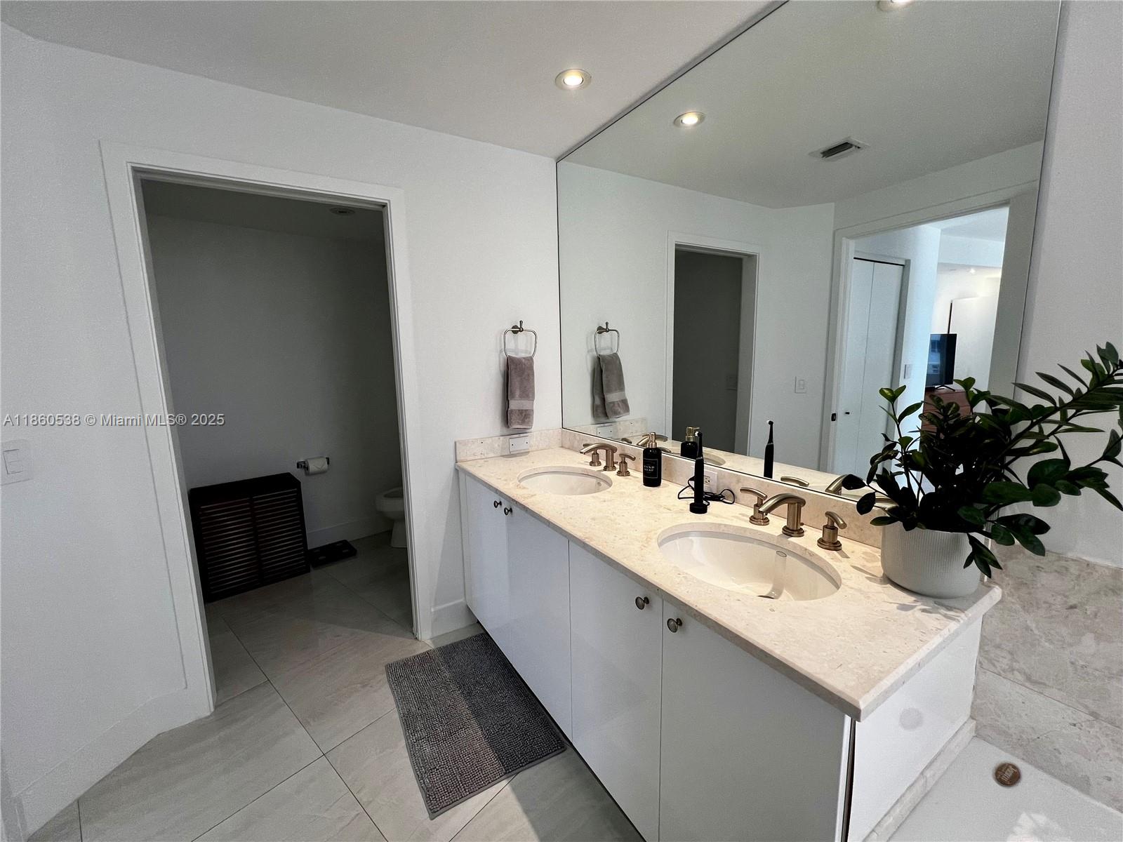 901 Brickell Key Blvd # 1509
