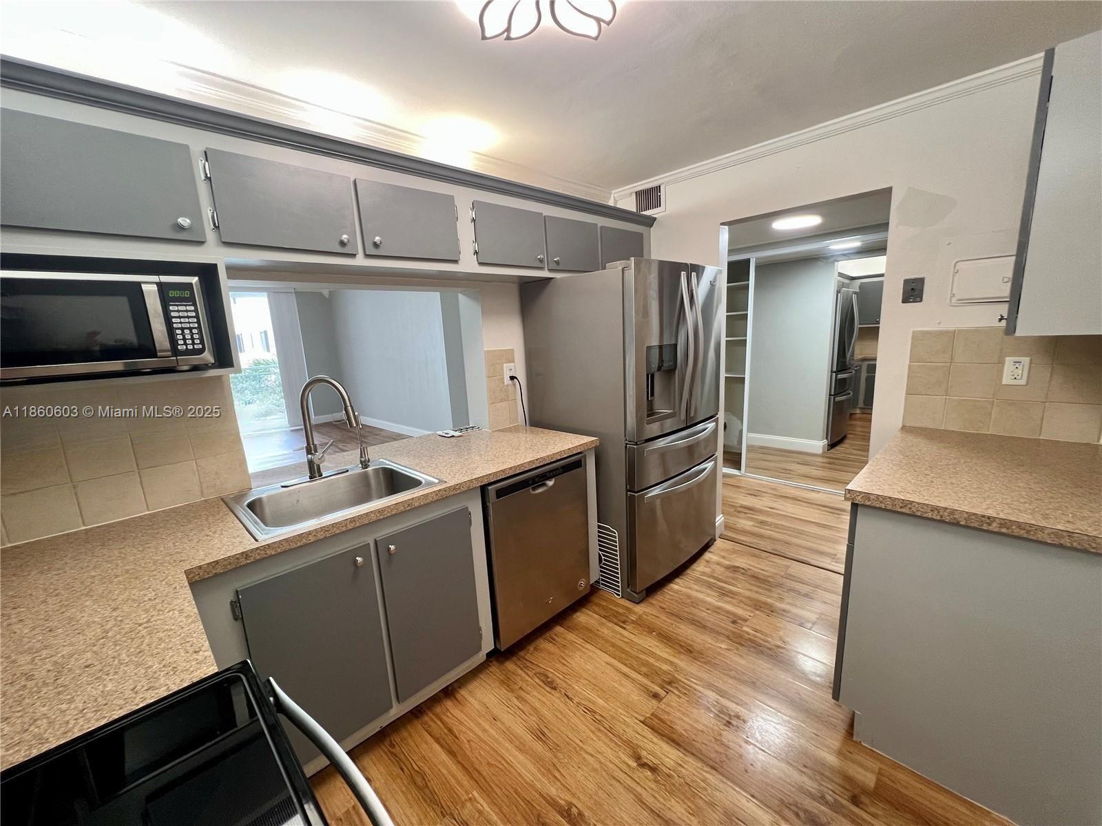 1666 West Ave # 408