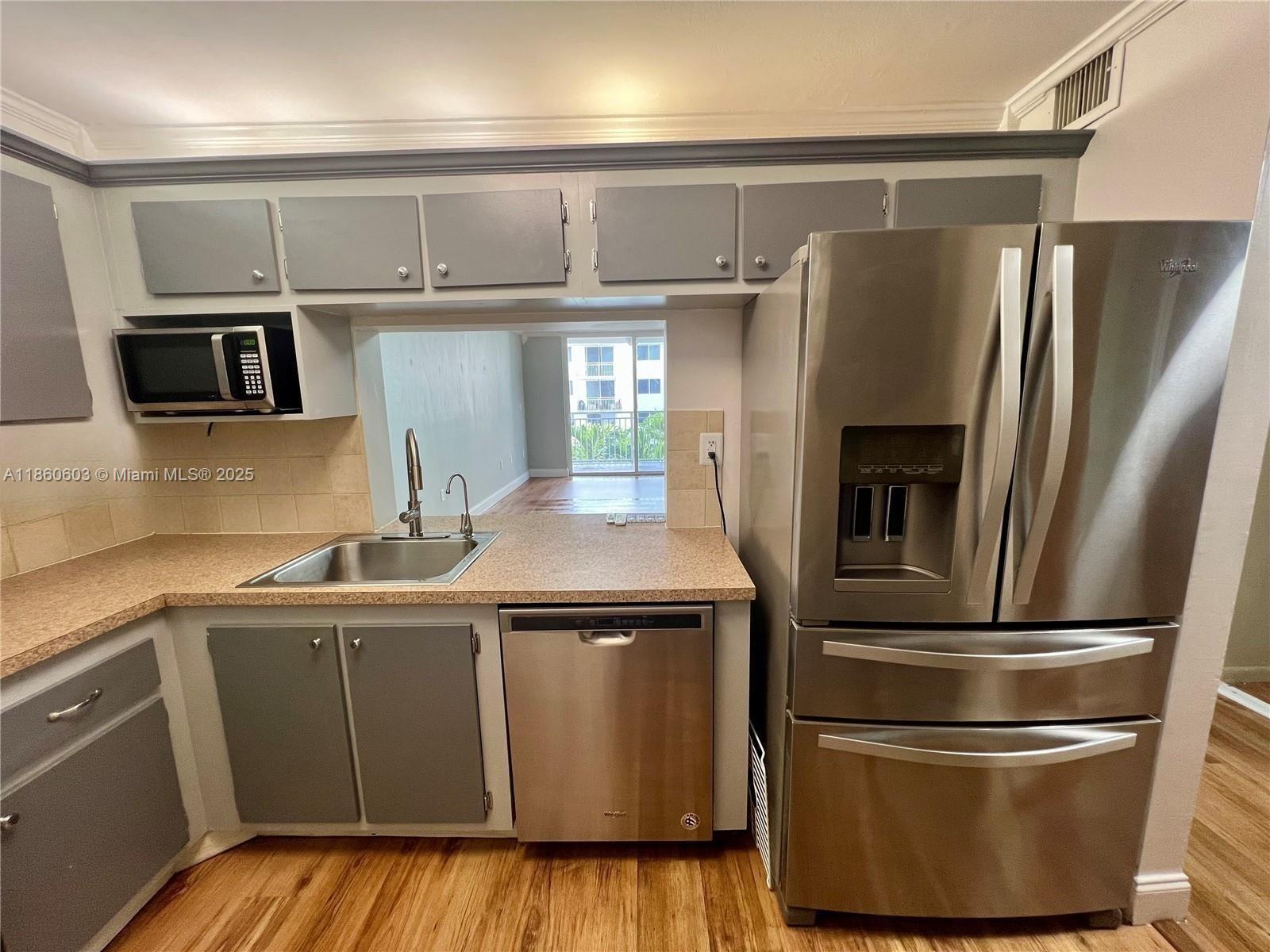 1666 West Ave # 408
