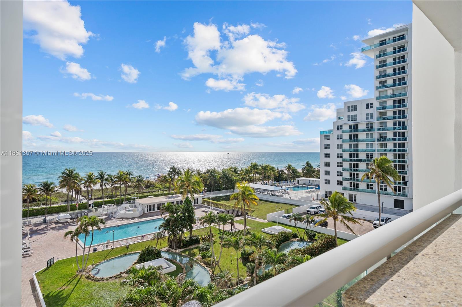 5005 Collins Ave # 615