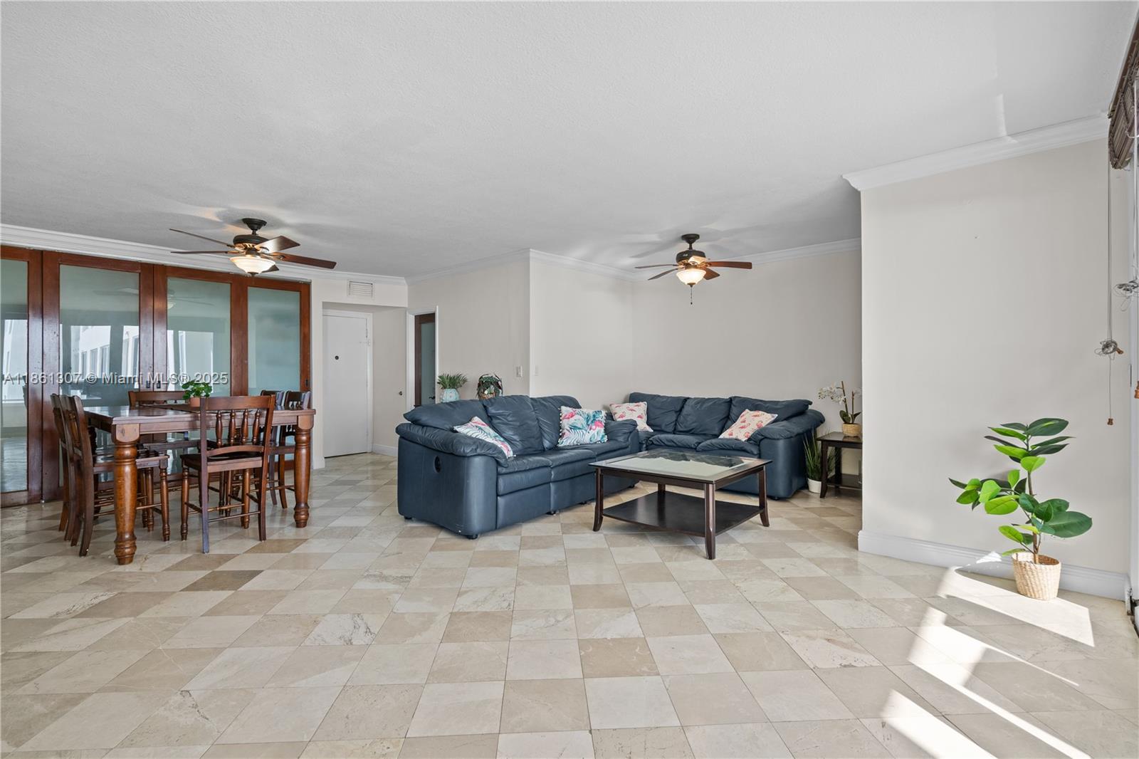 5005 Collins Ave # 615