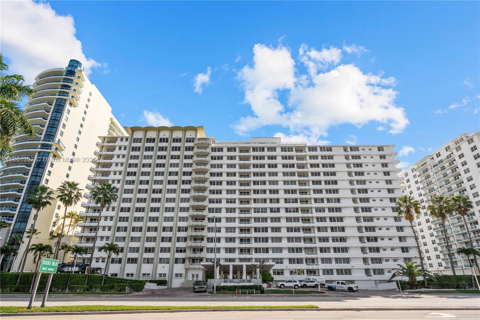 5005 Collins Ave # 615