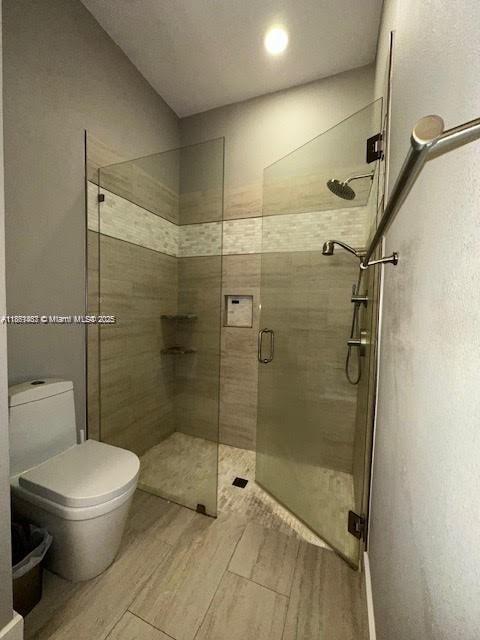 6421 Bella Cir # 305