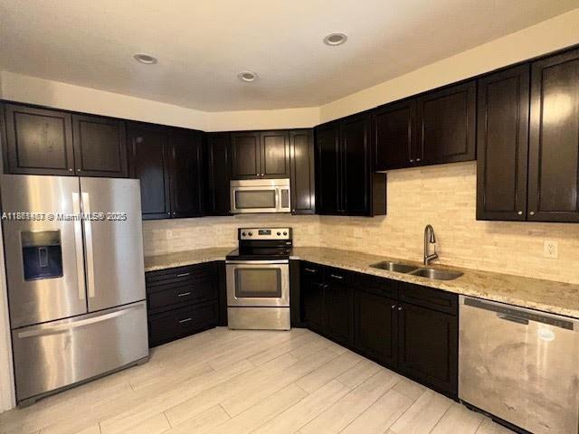 6421 Bella Cir # 305