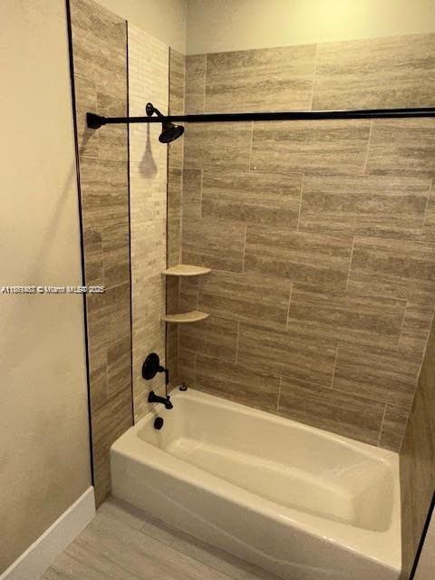 6421 Bella Cir # 305