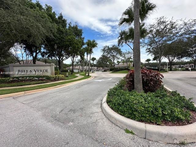 6421 Bella Cir # 305