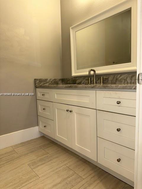 6421 Bella Cir # 305