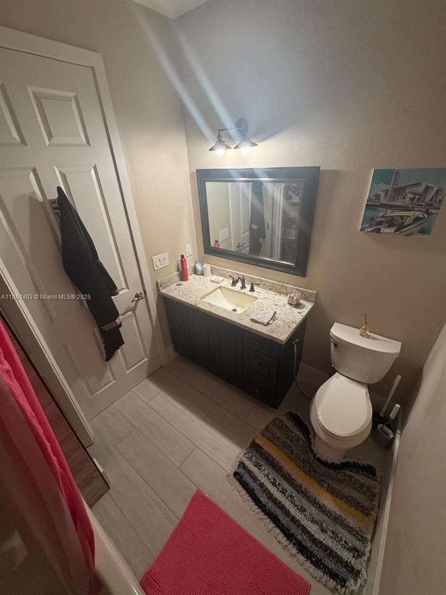 6421 Bella Cir # 305