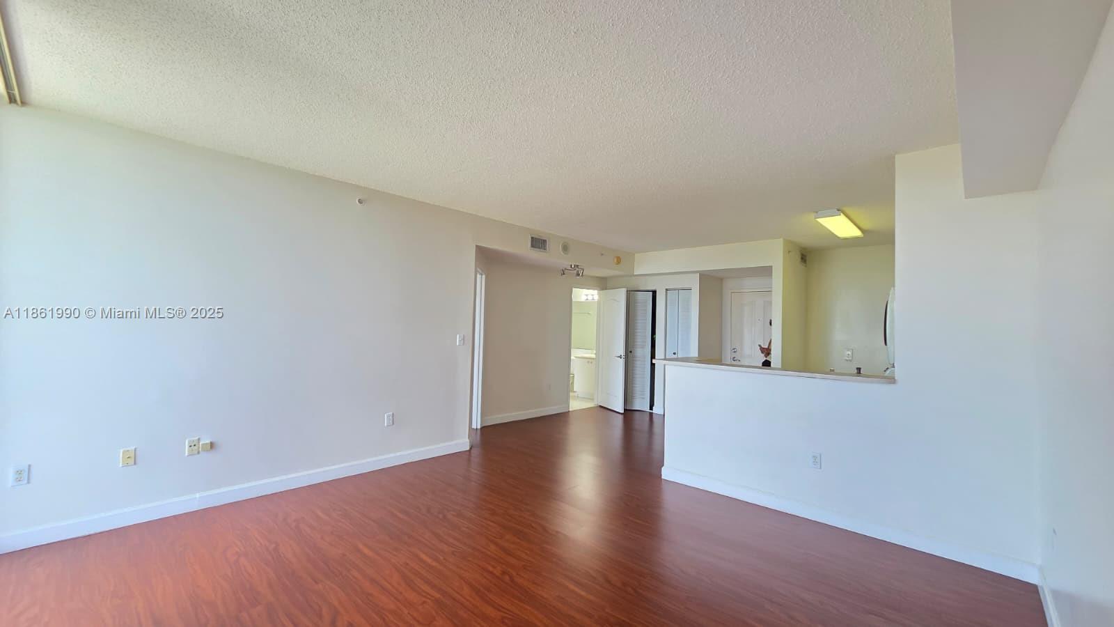 5077 NW 7th St # 907