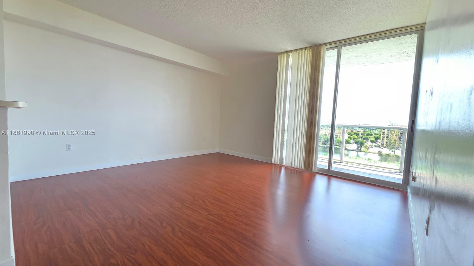 5077 NW 7th St # 907