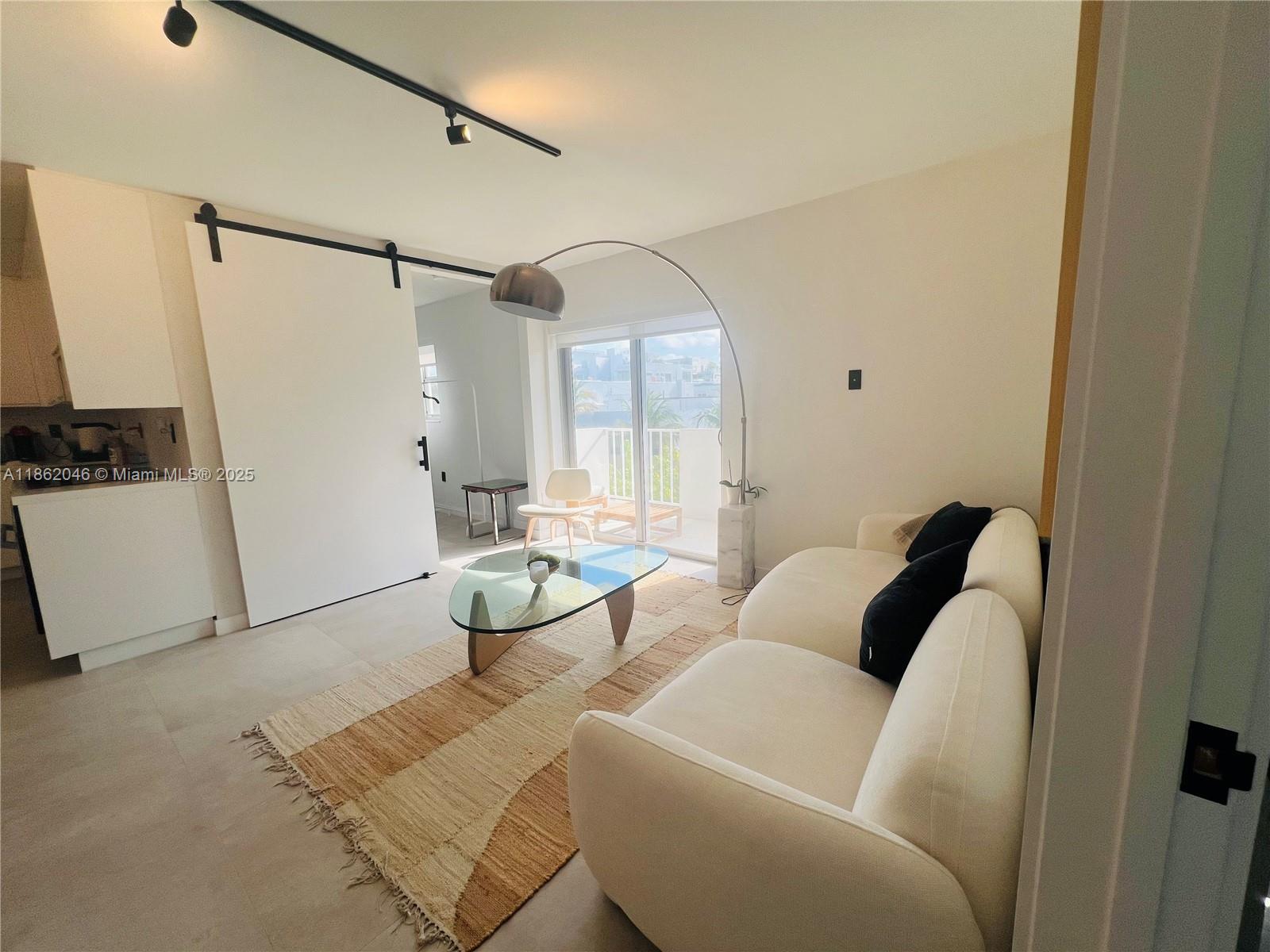 240 Collins Ave # 4A