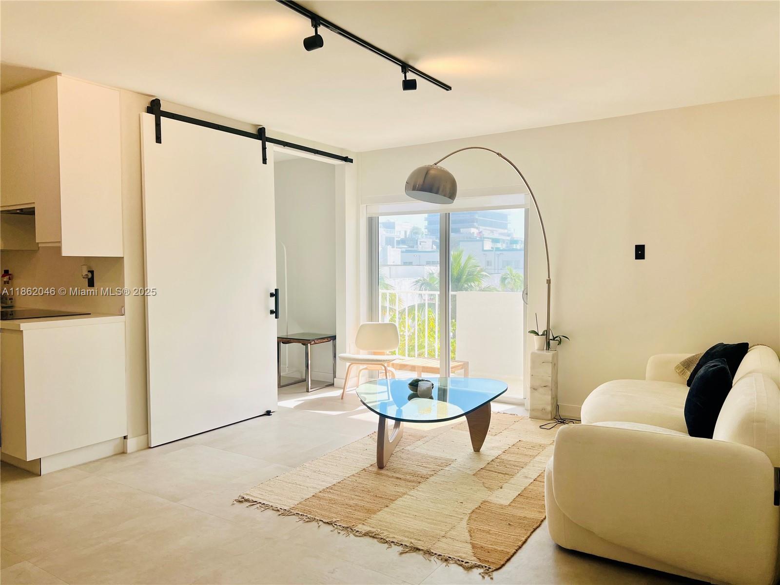 240 Collins Ave # 4A