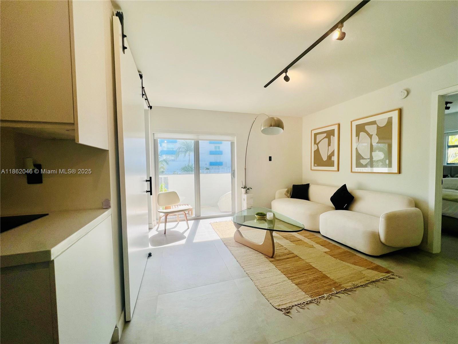 240 Collins Ave # 4A