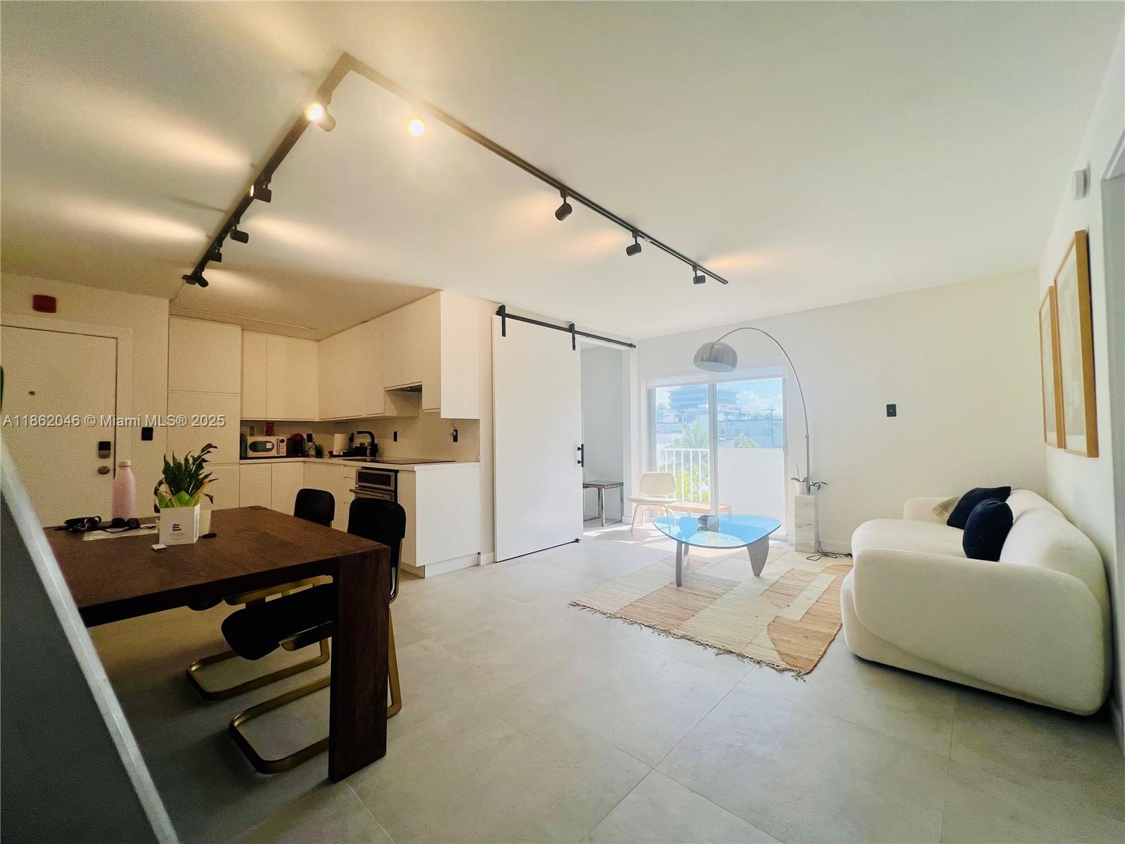 240 Collins Ave # 4A