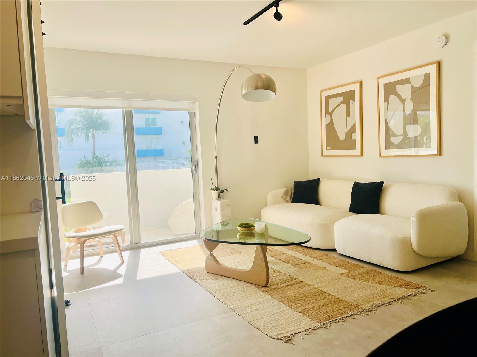 240 Collins Ave # 4A