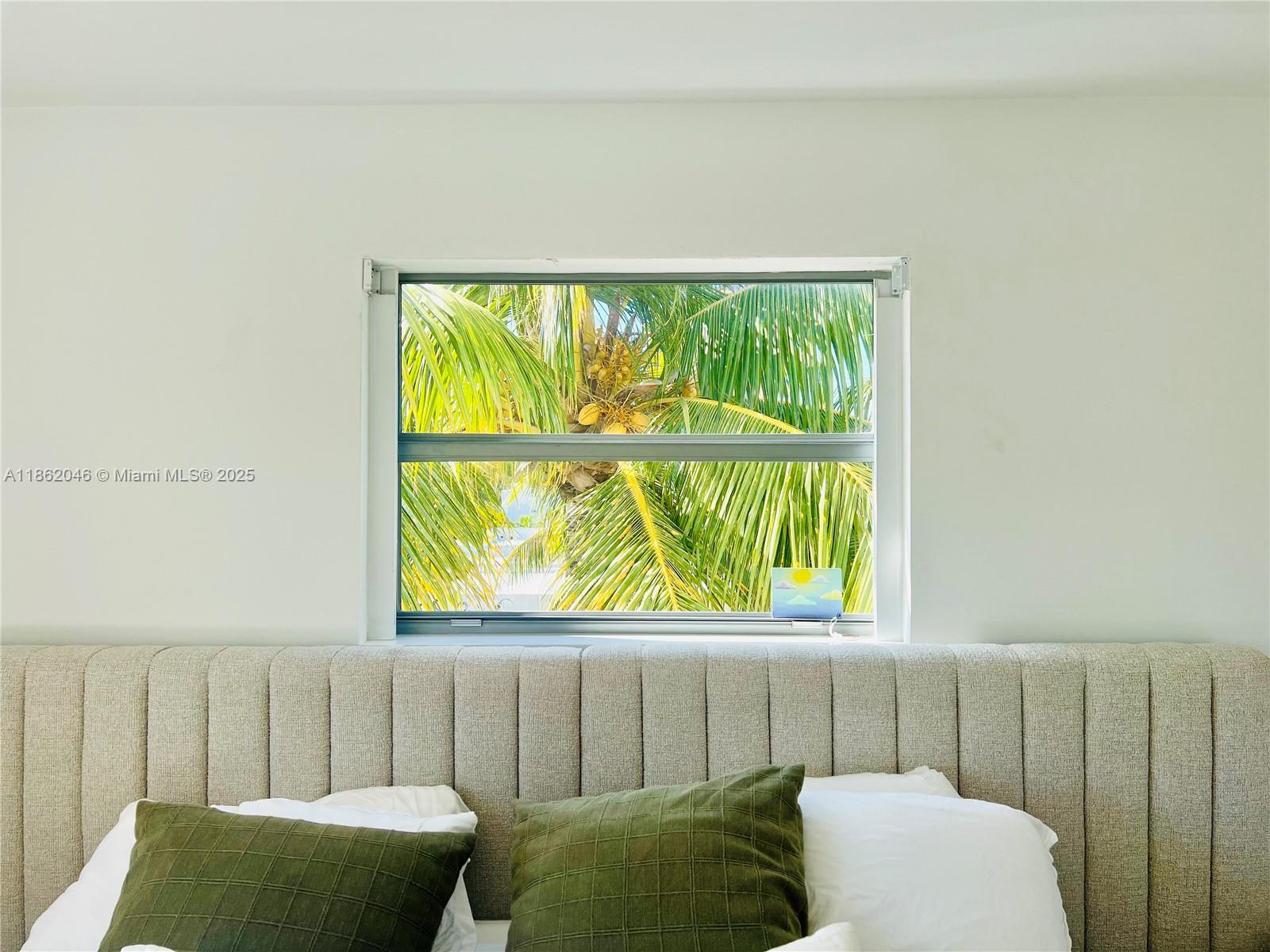 240 Collins Ave # 4A