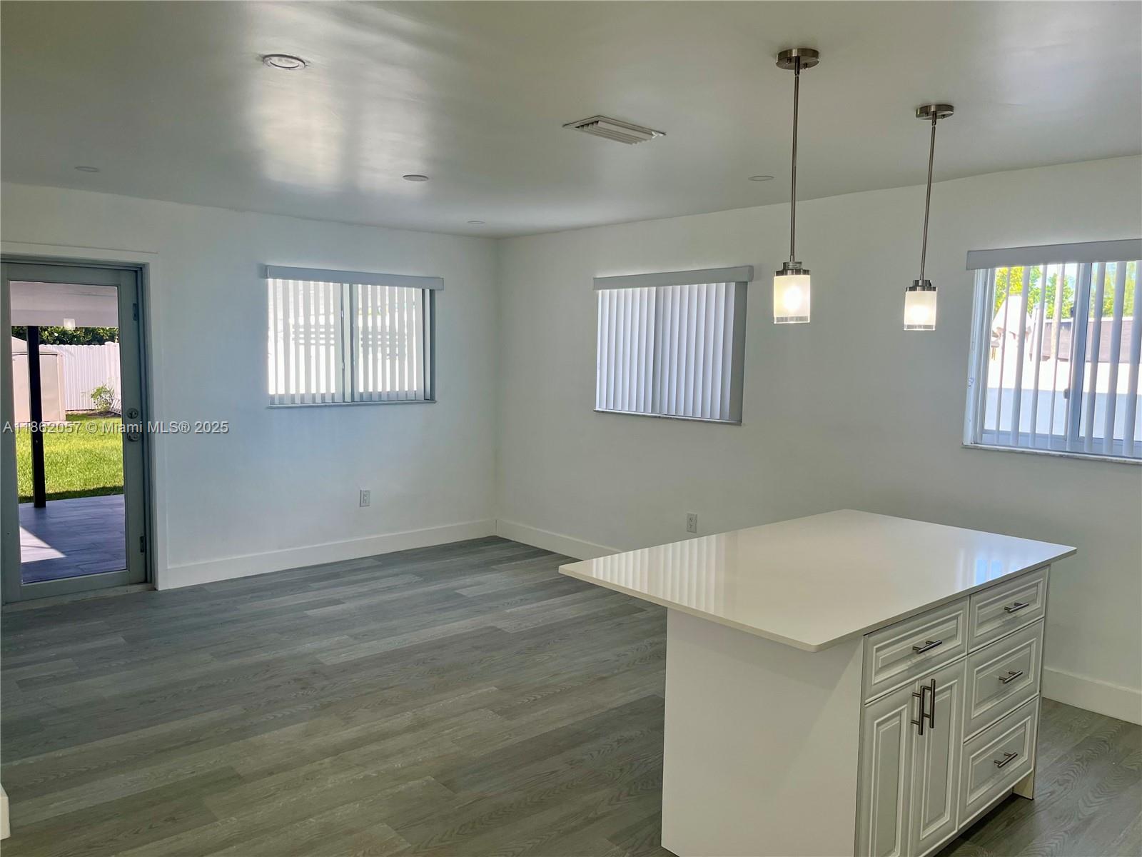 7113 SW 21st St # 7115