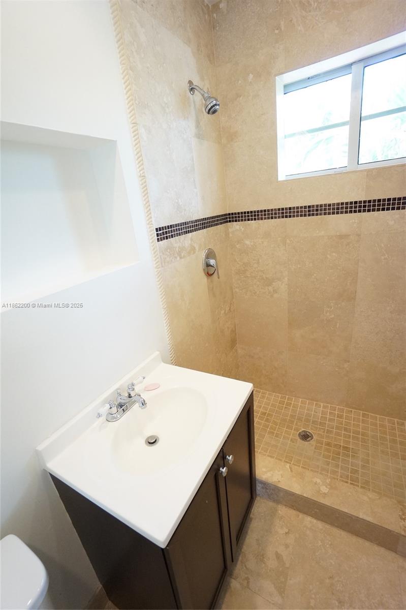 7950 Tatum Waterway Dr # N11