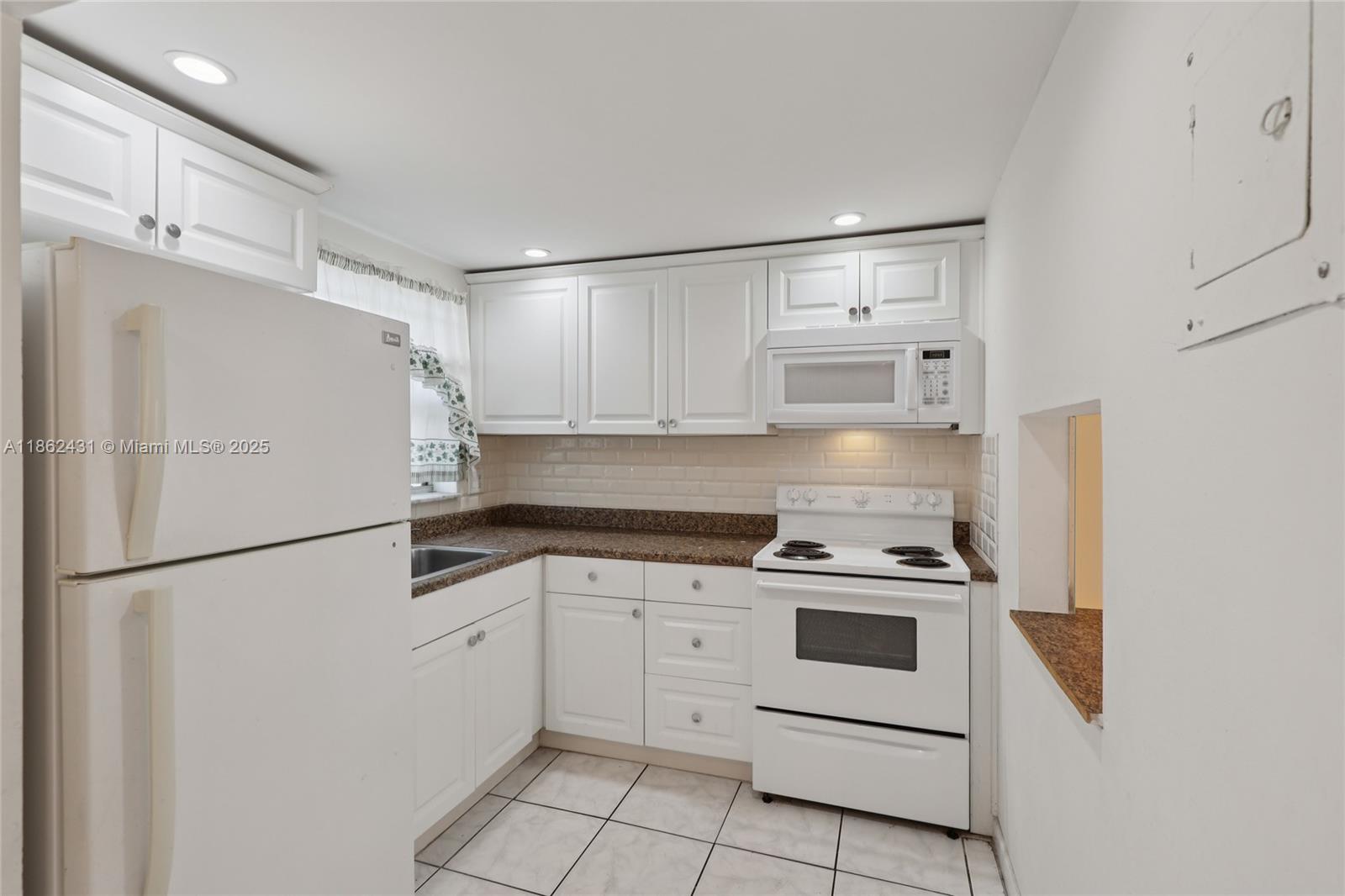 8135 Boulevard # 208