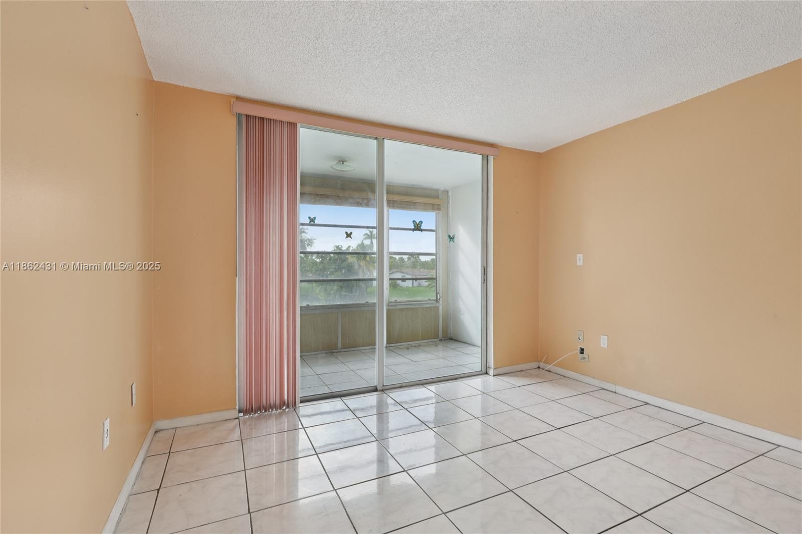8135 Boulevard # 208