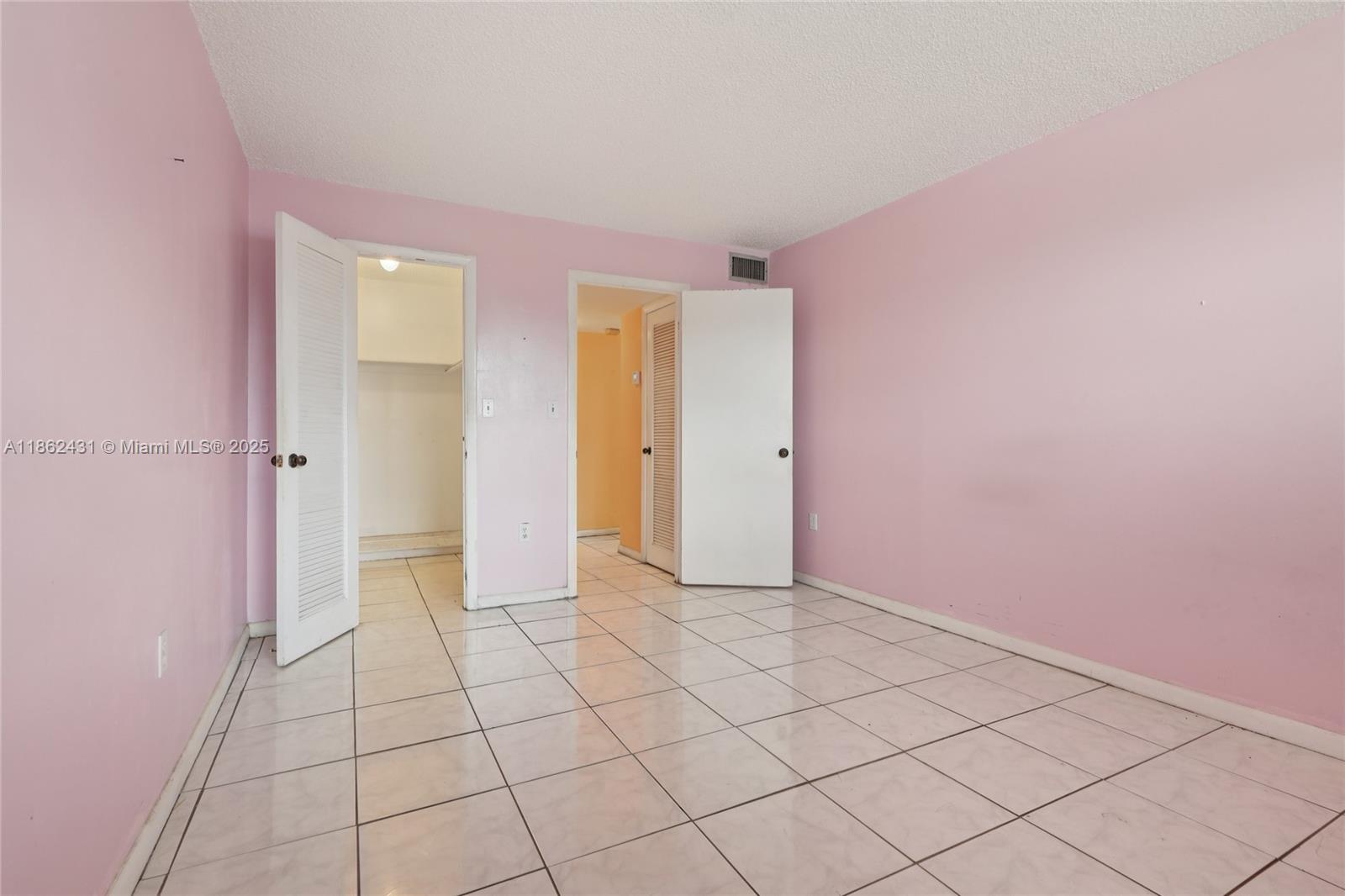 8135 Boulevard # 208