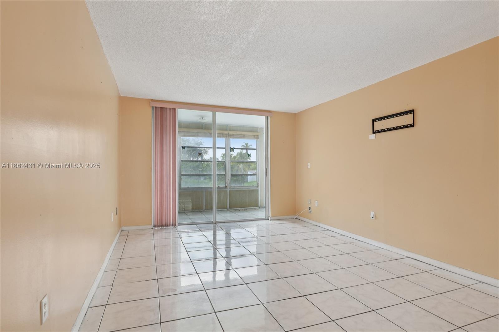 8135 Boulevard # 208