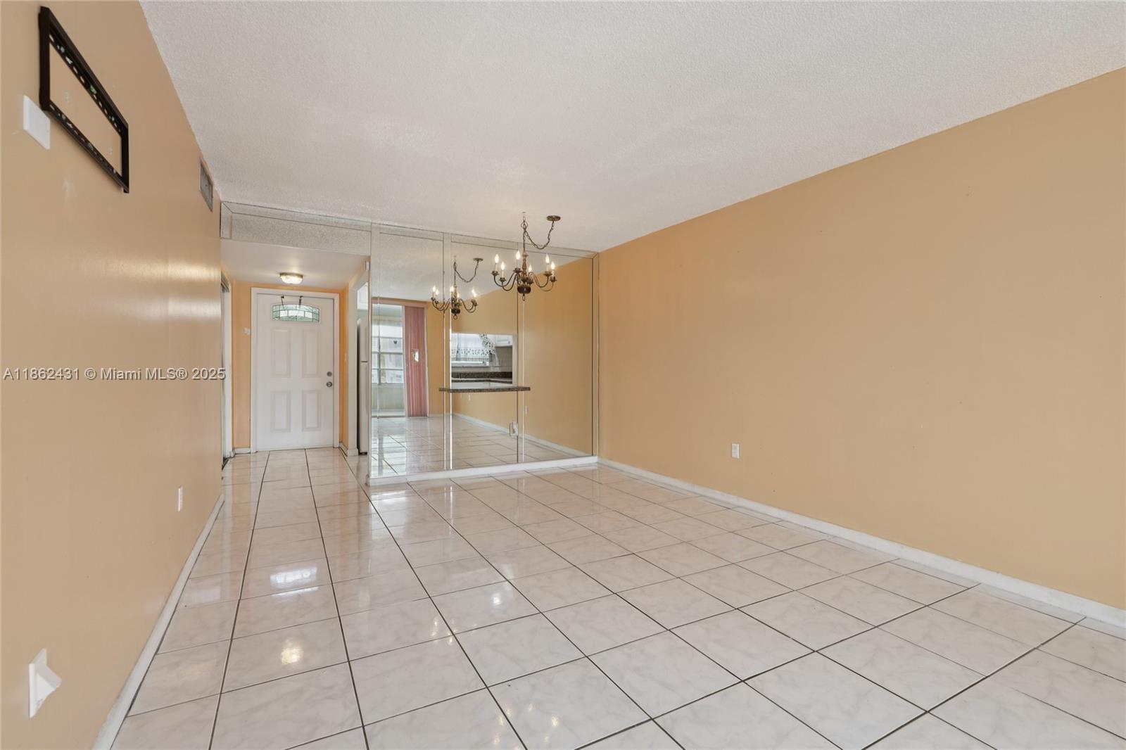 8135 Boulevard # 208