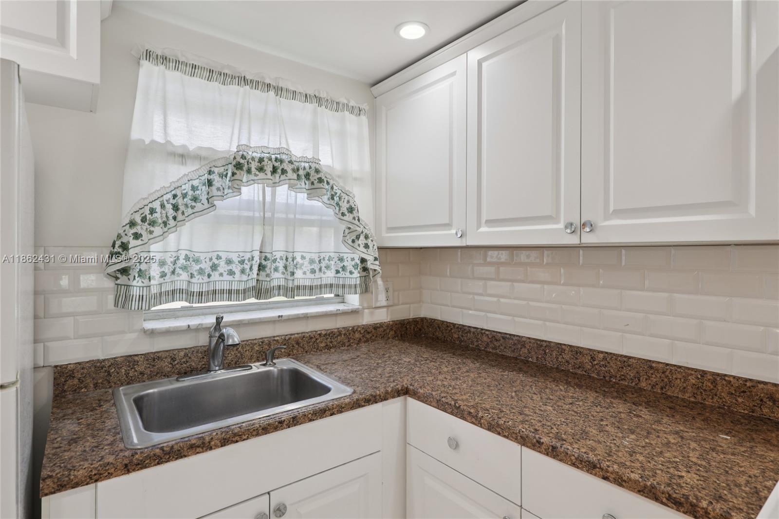 8135 Boulevard # 208