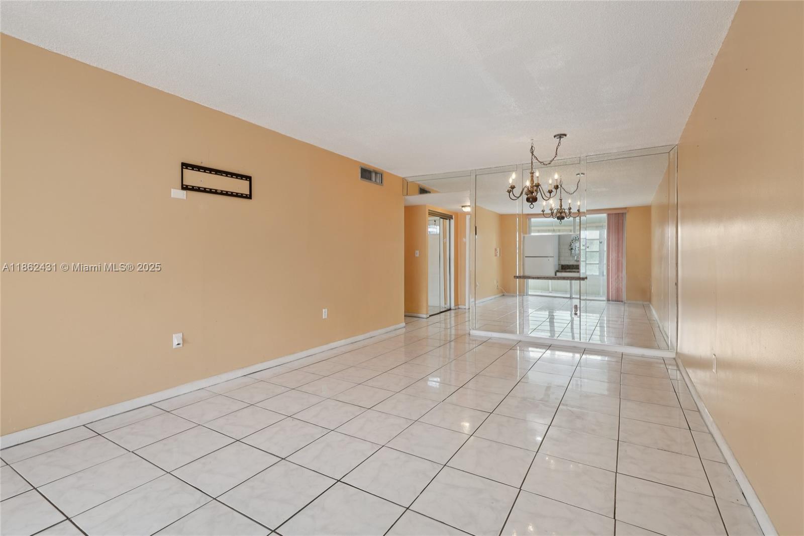 8135 Boulevard # 208