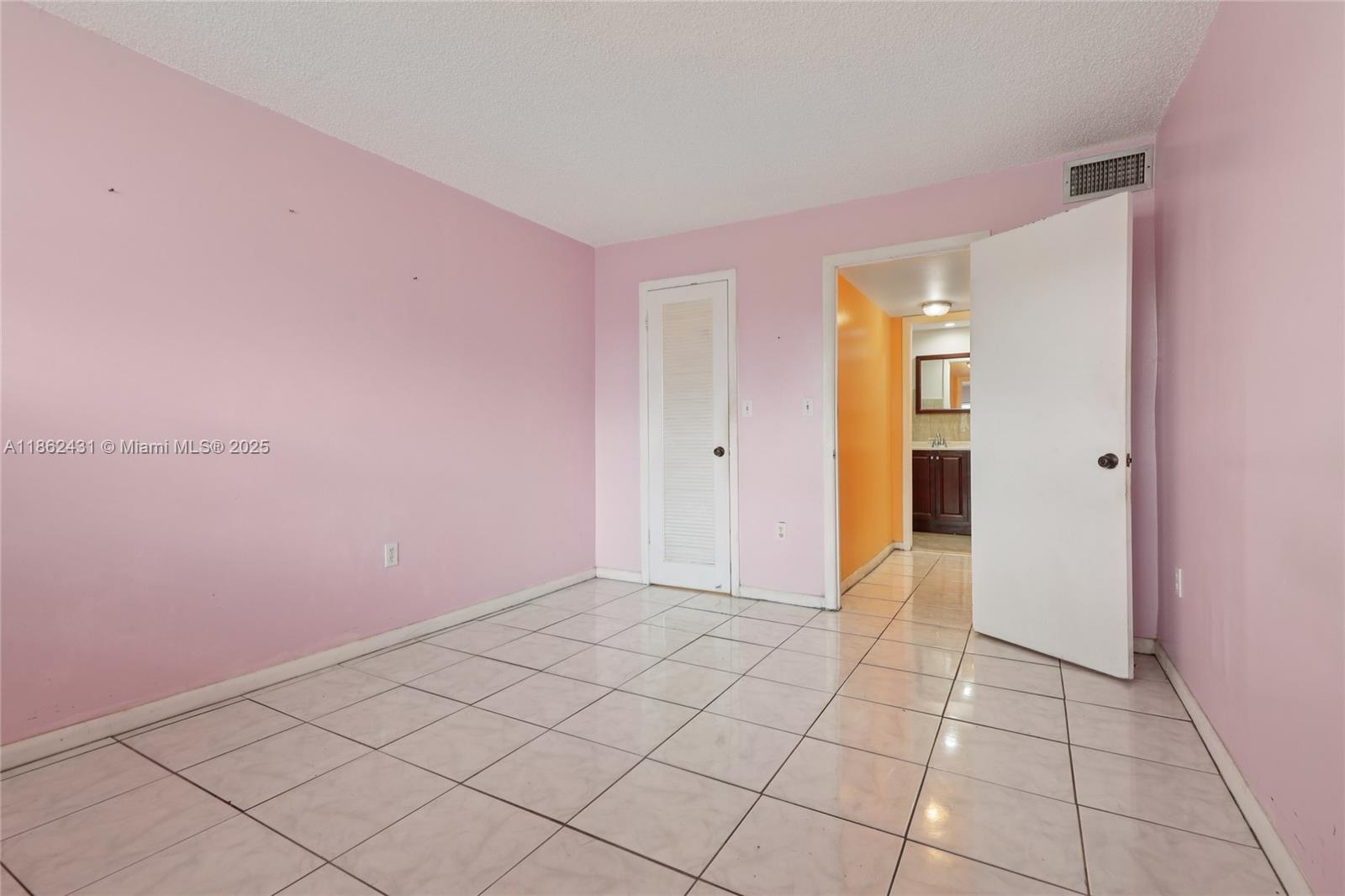 8135 Boulevard # 208