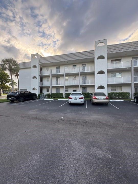 8135 Boulevard # 208