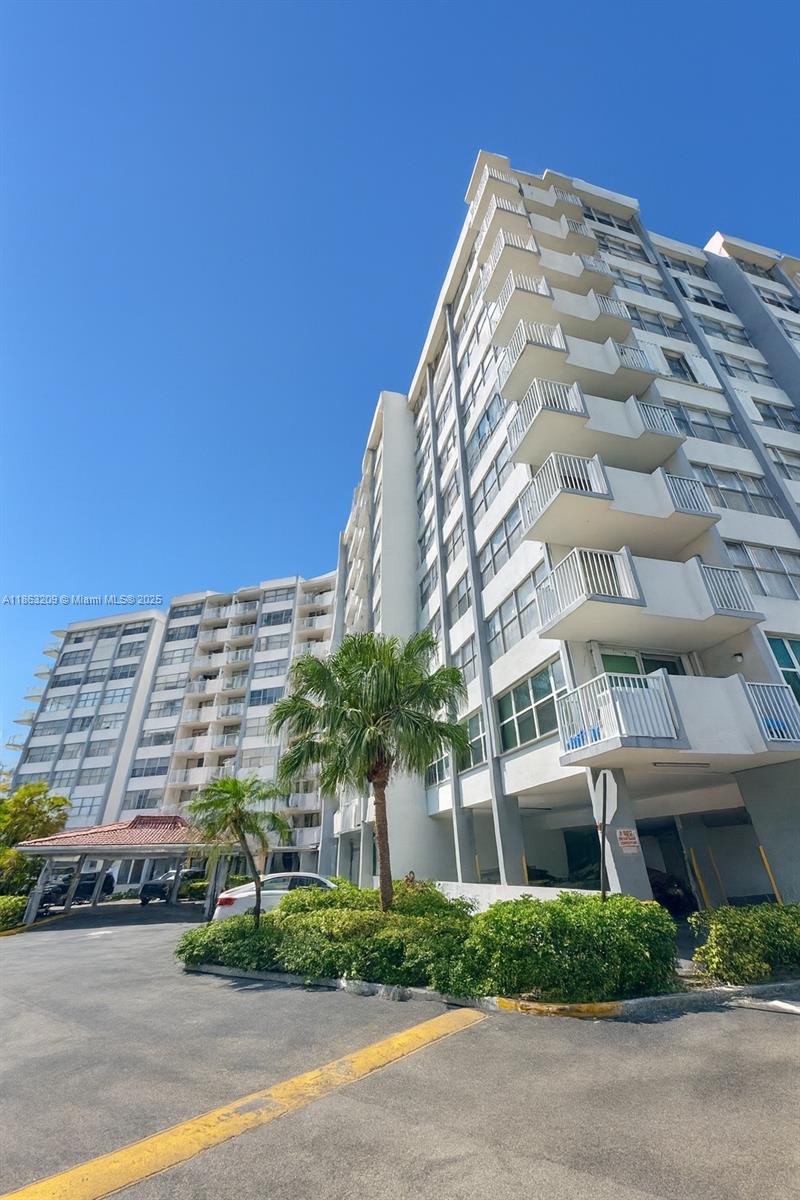 1300 NE Miami Gardens Dr Unit: 219E