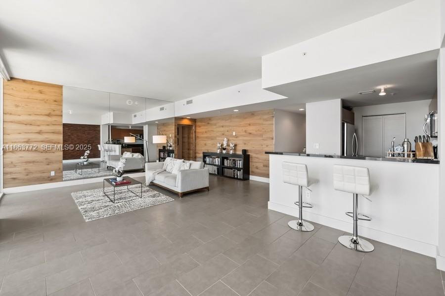 244 Biscayne Blvd # 4704