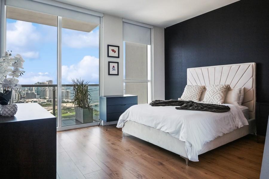 244 Biscayne Blvd # 4704