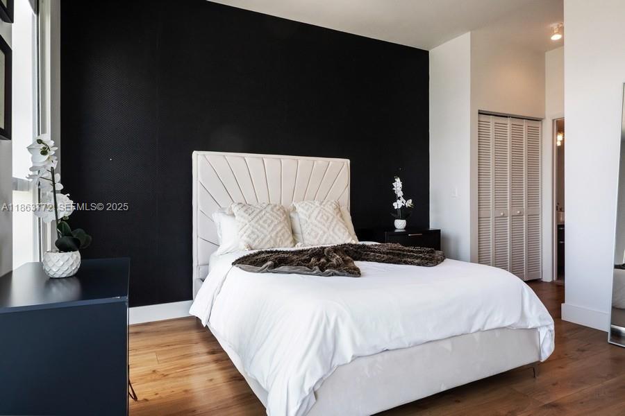 244 Biscayne Blvd # 4704