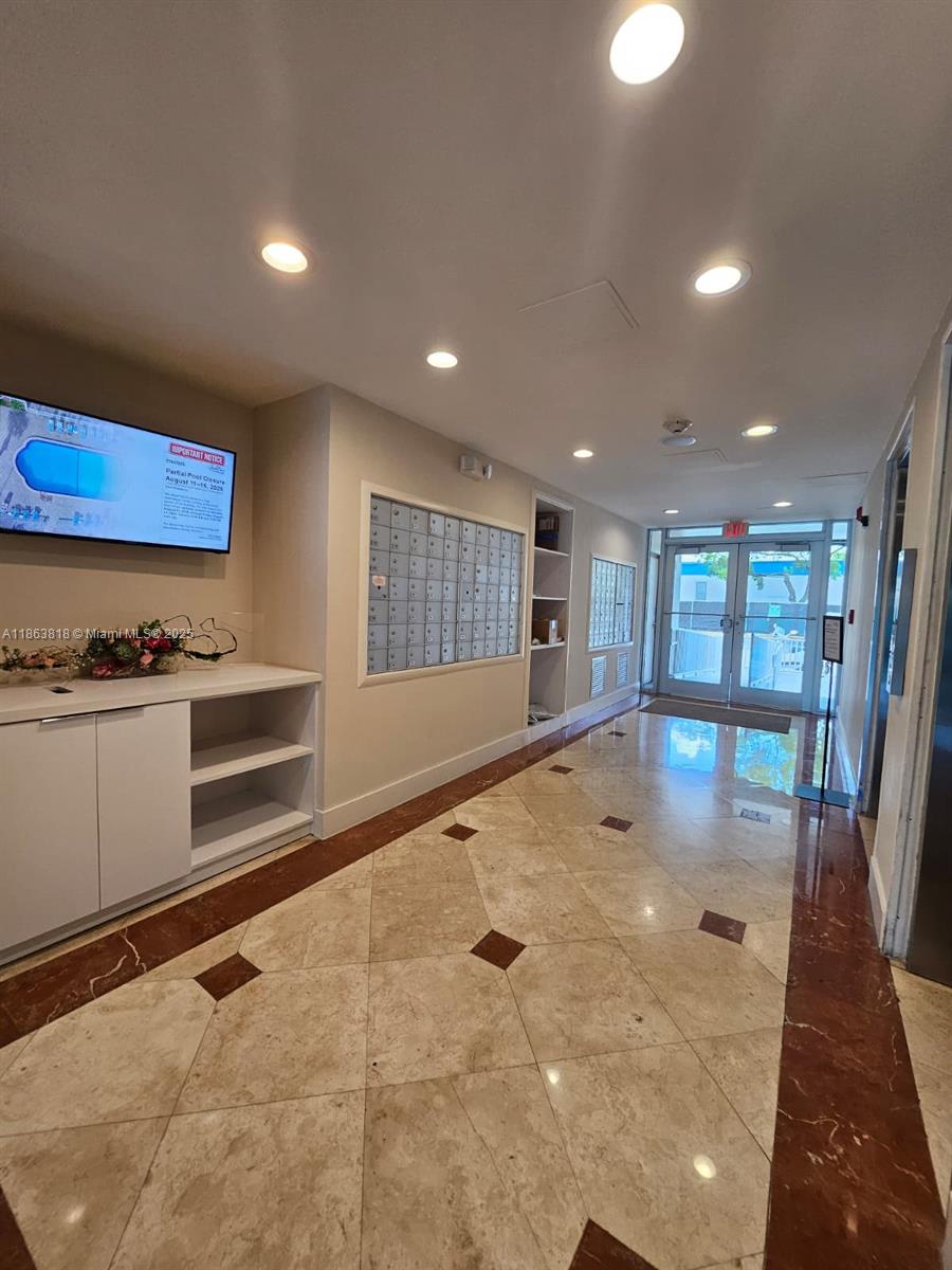 1455 N Treasure Dr # 7G