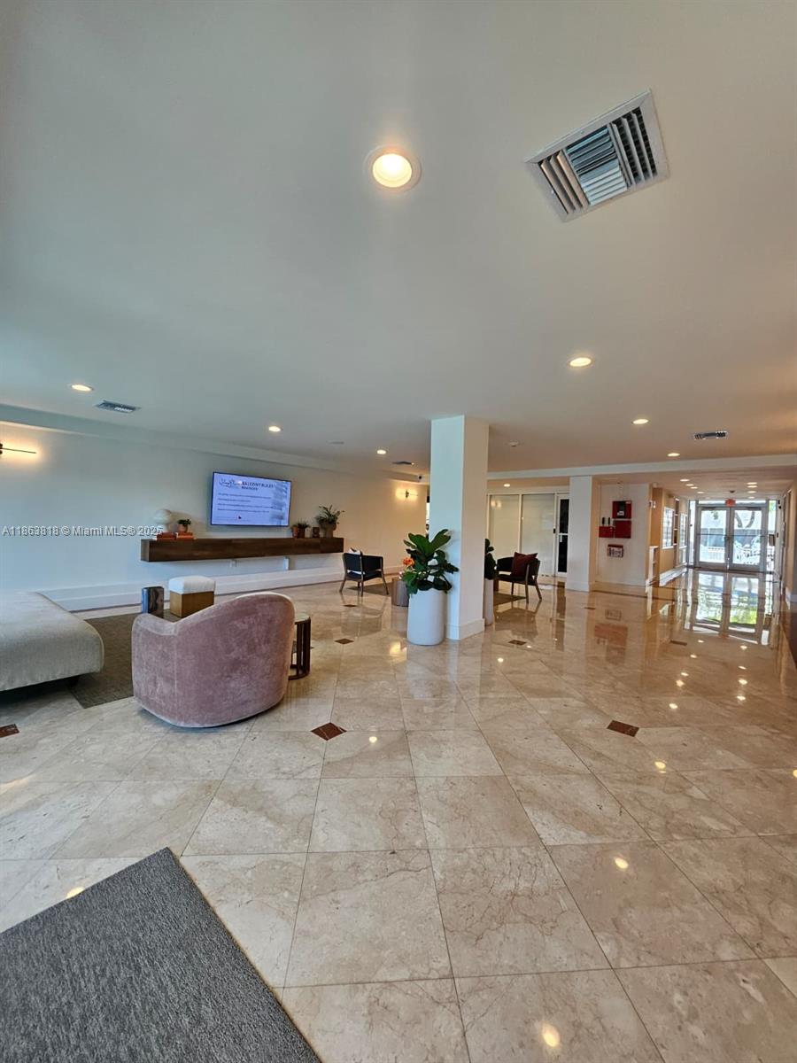 1455 N Treasure Dr # 7G