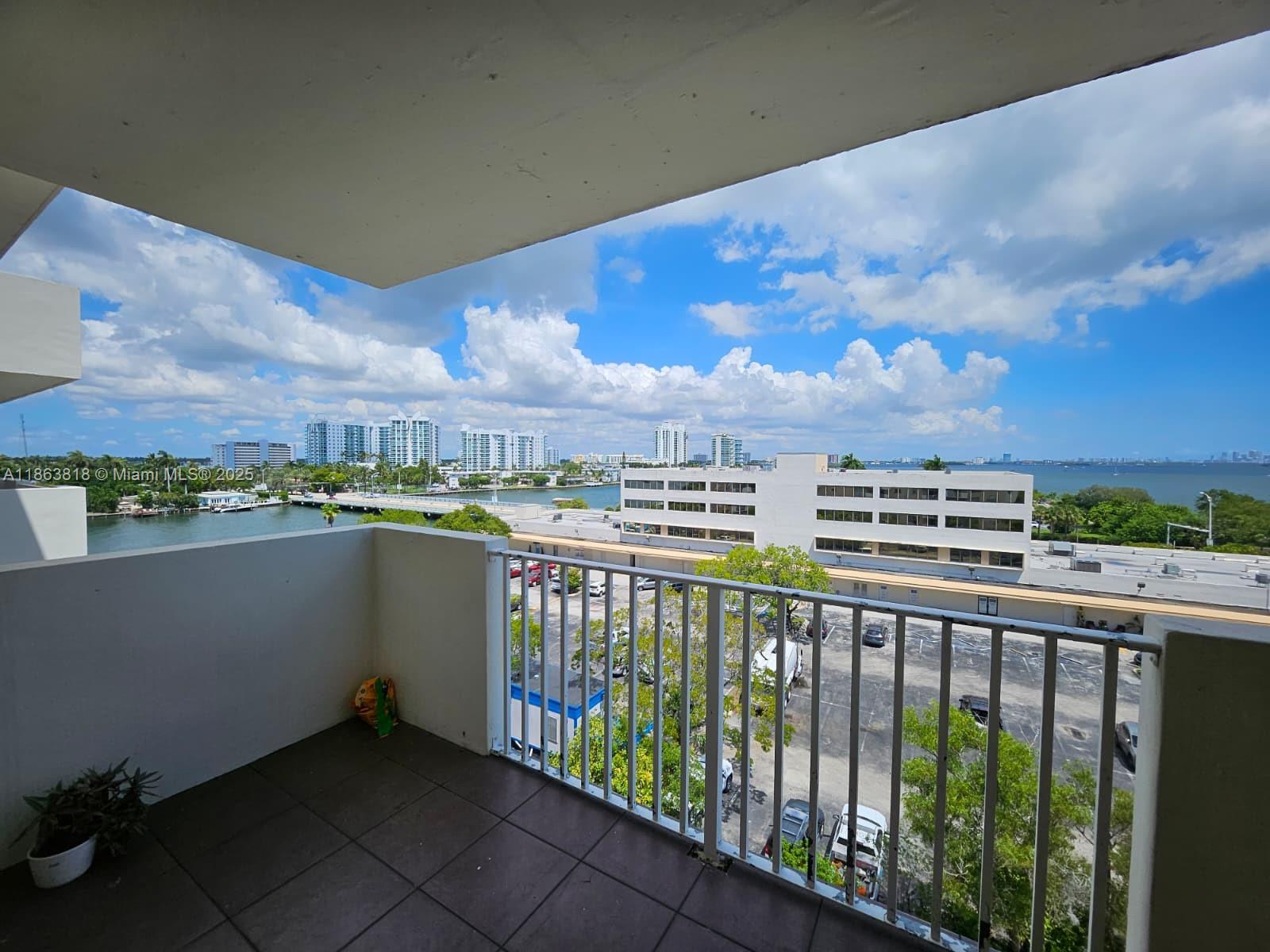 1455 N Treasure Dr # 7G