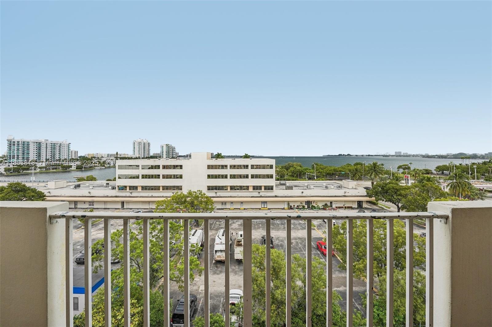 1455 N Treasure Dr # 7G