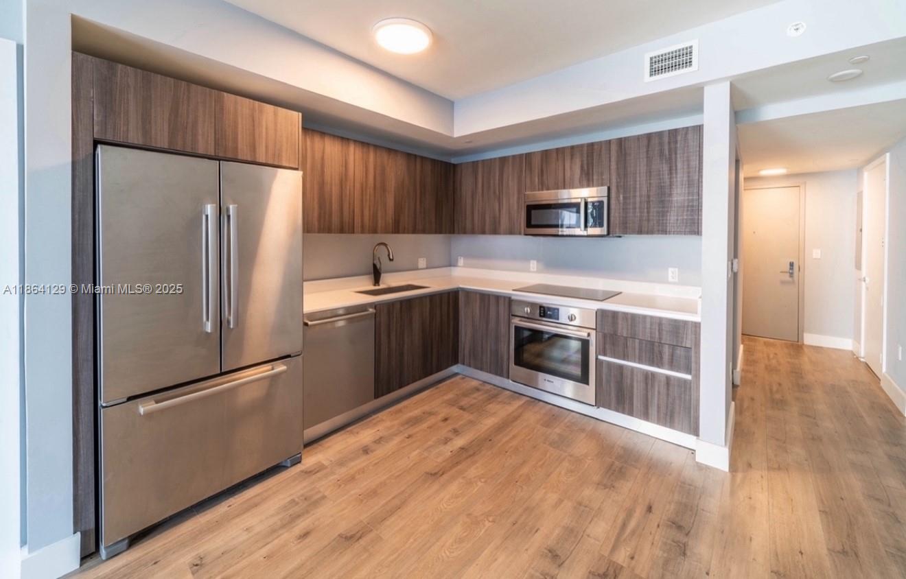 488 NE 18TH # 2603