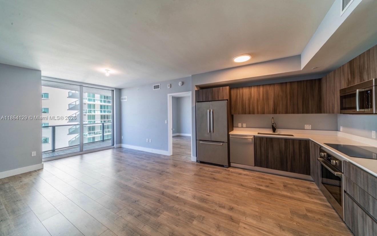 488 NE 18TH # 2603
