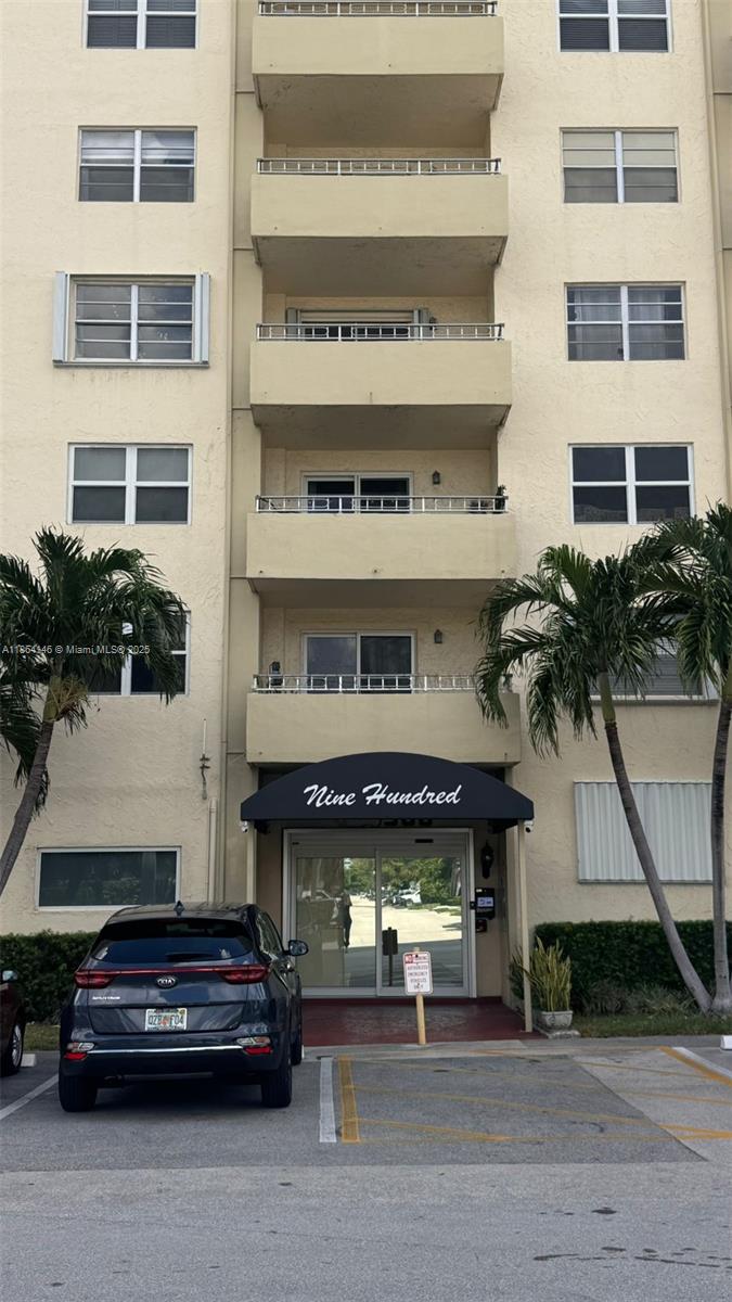 900 NE 18th Ave # 404