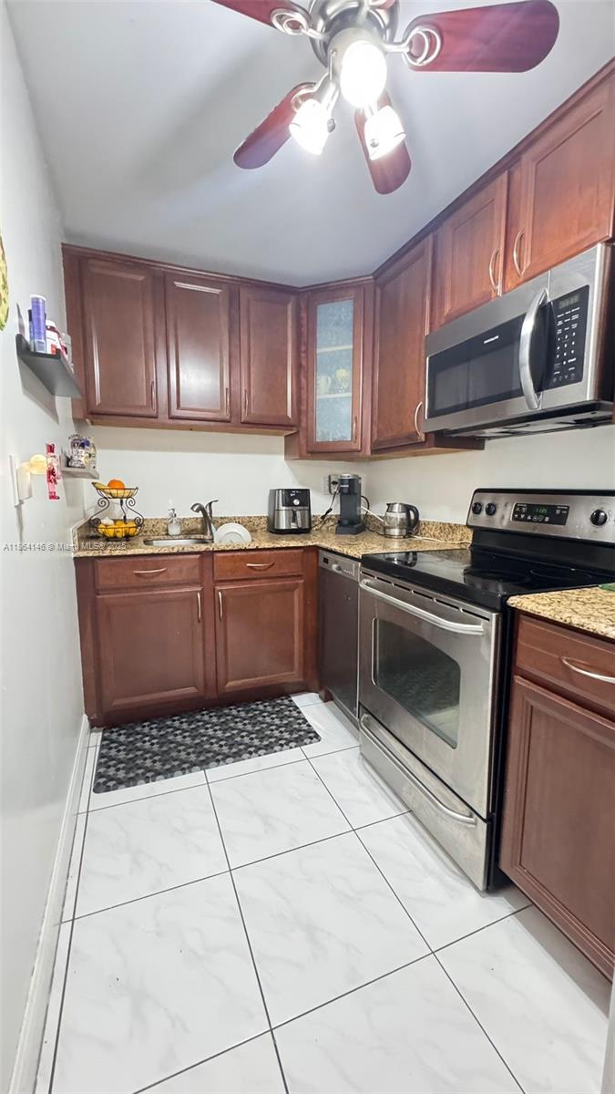900 NE 18th Ave # 404