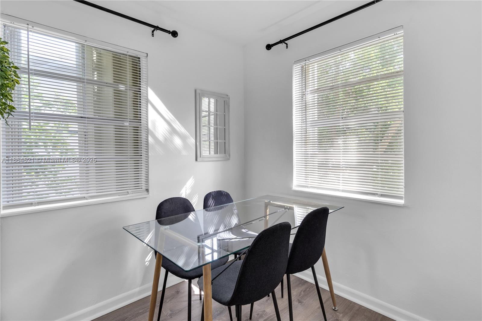 925 SW 15th Ave Unit: .