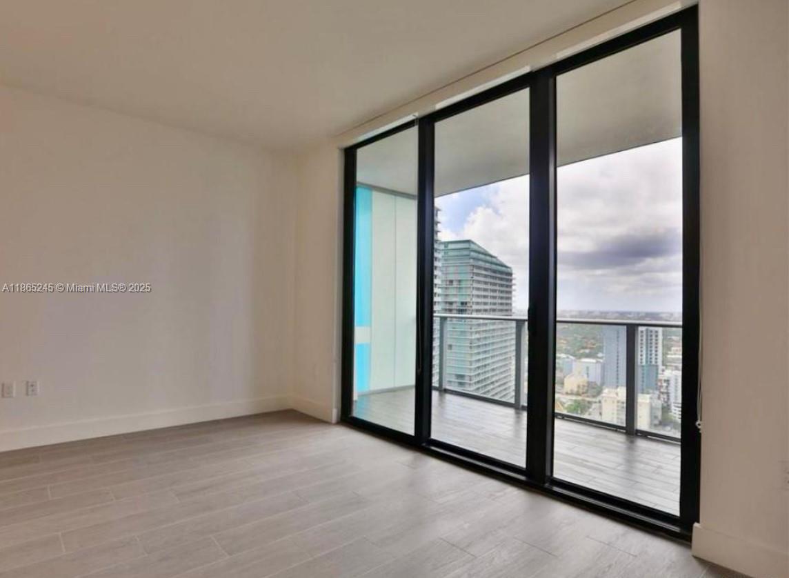 1010 Brickell Ave # 3307