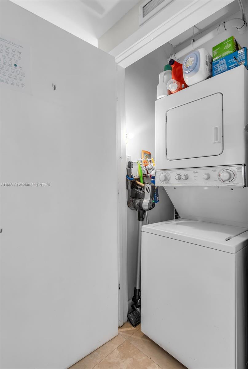 1060 Brickell Ave # 3601