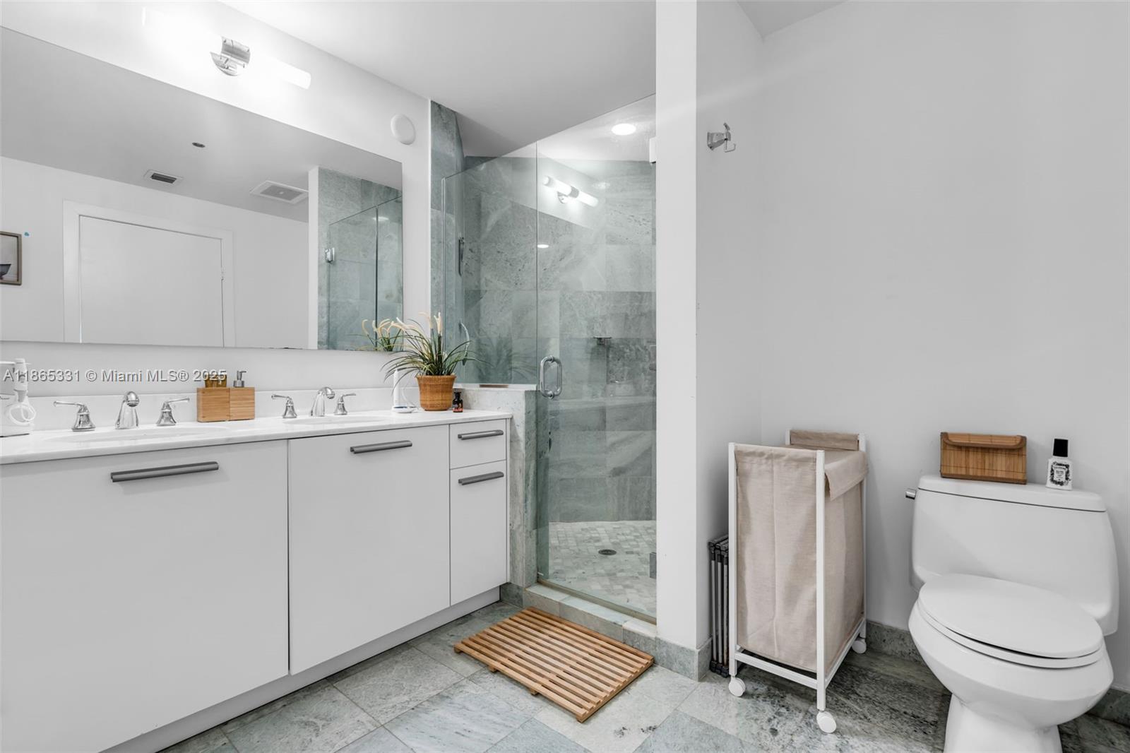 1060 Brickell Ave # 3601