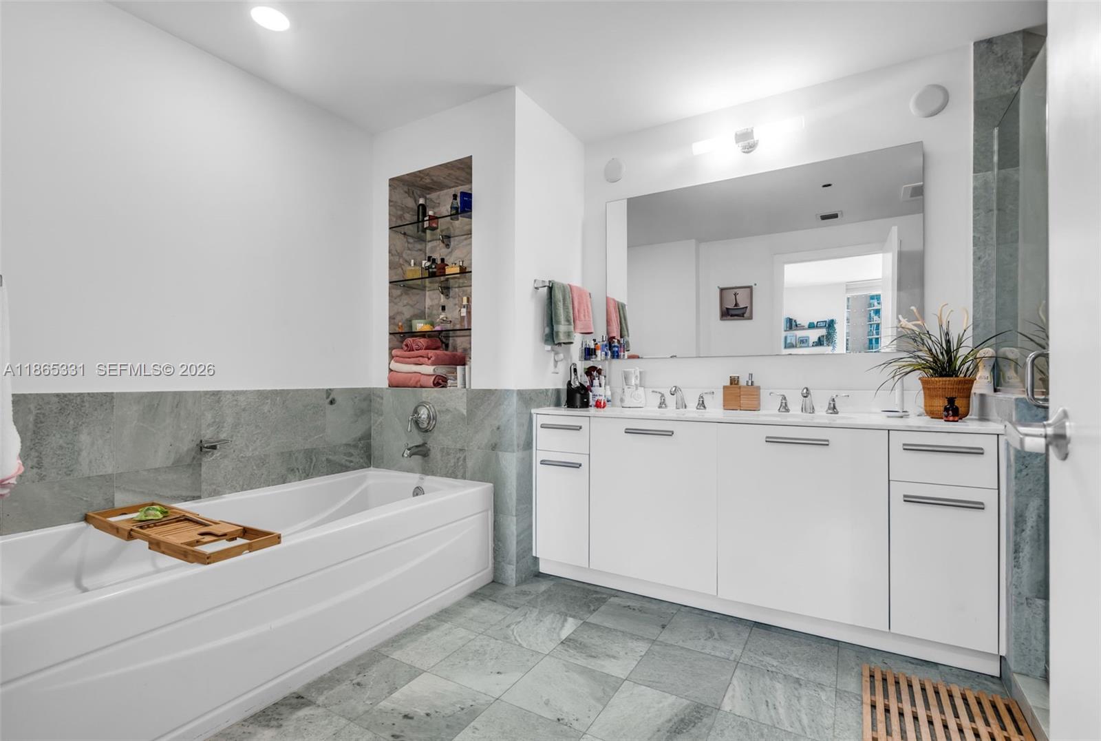 1060 Brickell Ave # 3601